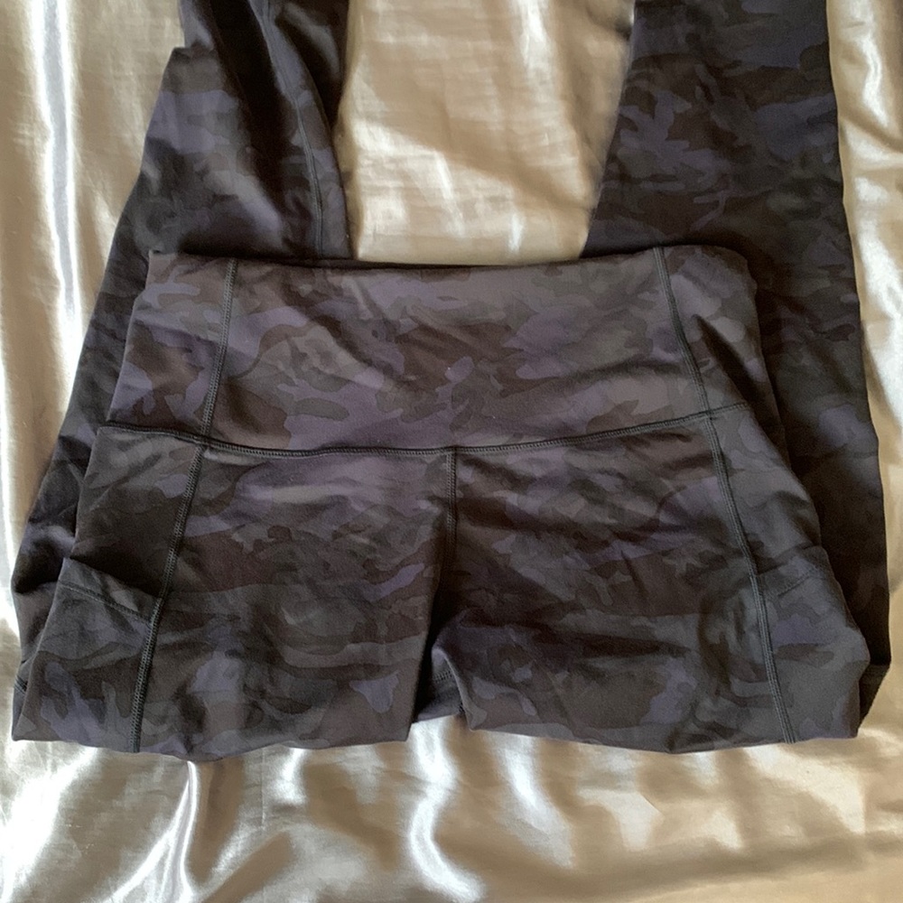 Blue camo leggings